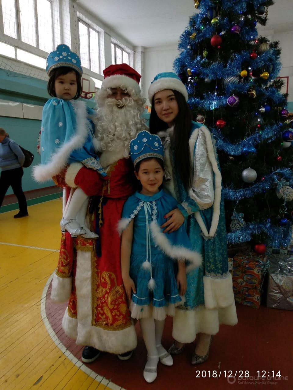 Әкімшілік школы провела новогодний праздник для детей коллектива школы. Огромное СПАСИБО от коллектива!!!