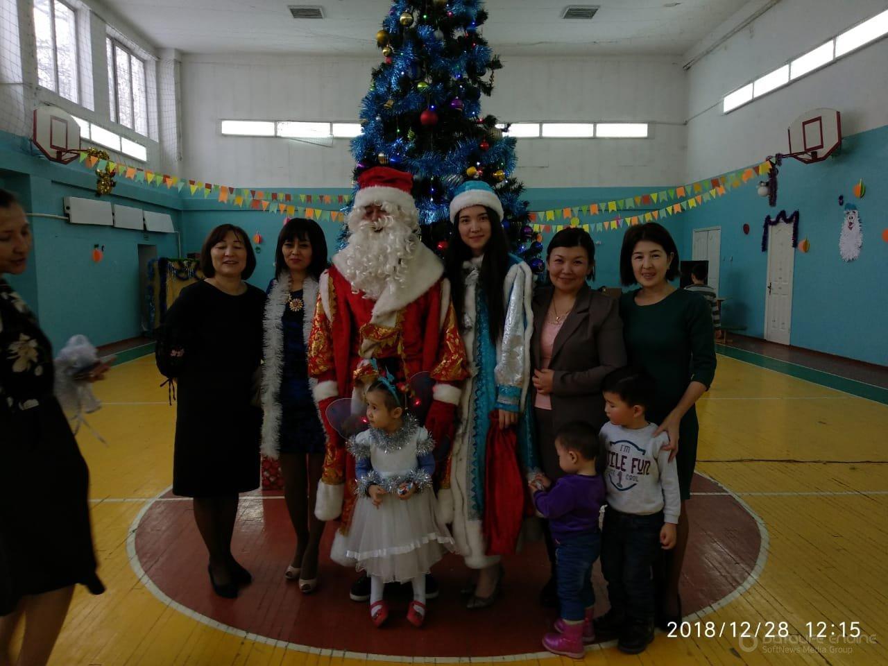 Әкімшілік школы провела новогодний праздник для детей коллектива школы. Огромное СПАСИБО от коллектива!!!