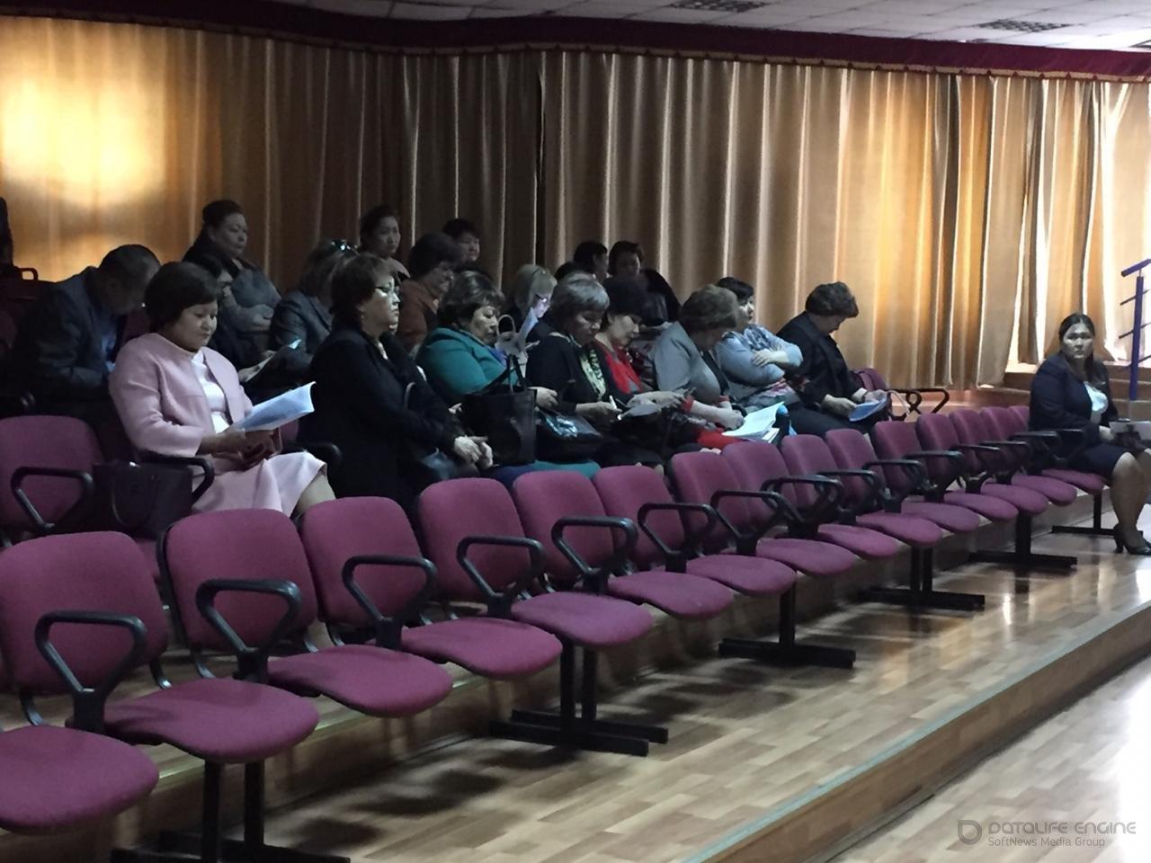 Районный семинар для директоров школ Турксибского района на тему "Формирование нравственных установок учащихся на основе ценностей "М&#1241;&#1187;гілік ел"