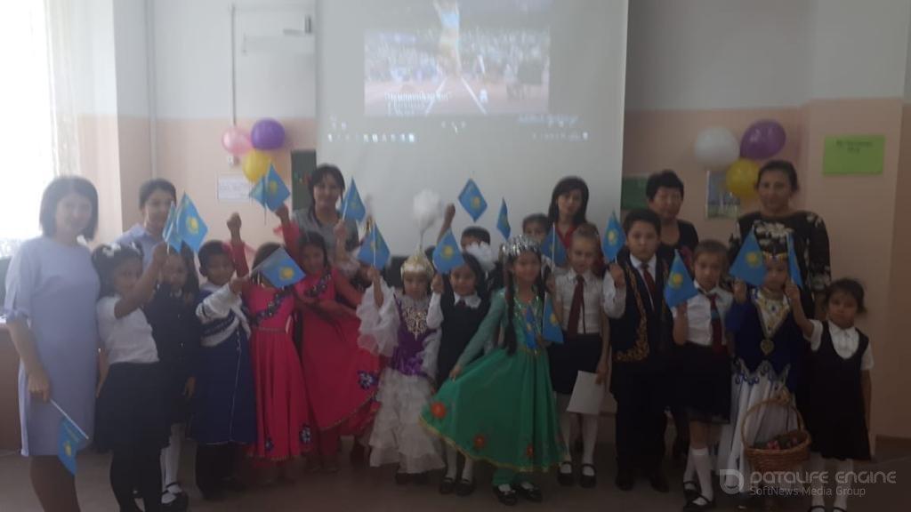 Конкурс  чтецов по казахскому языку среди учащихся 4 классов посвящённый Дню языков.