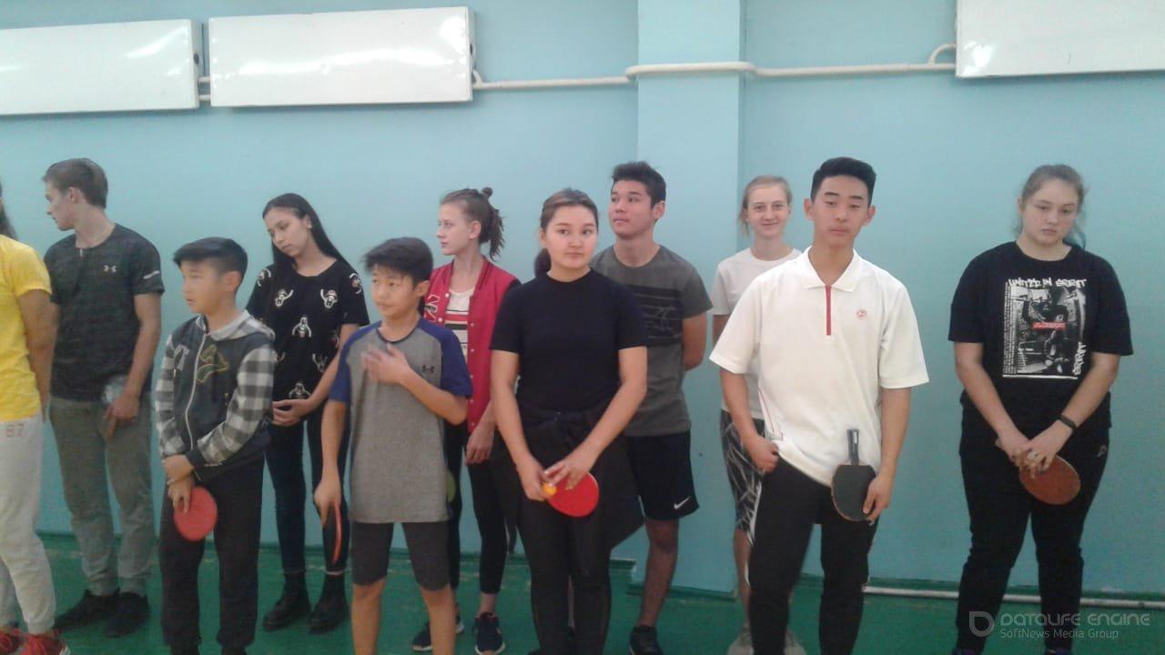 Сегодня в нашей школе прошли районные соревнования по настольному теннису среди учащихся школ Турксибского района 