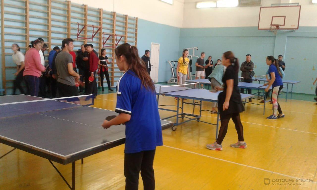 Сегодня в нашей школе прошли areaные соревнования по настольному теннису среди учащихся школ Турксибского areaа 