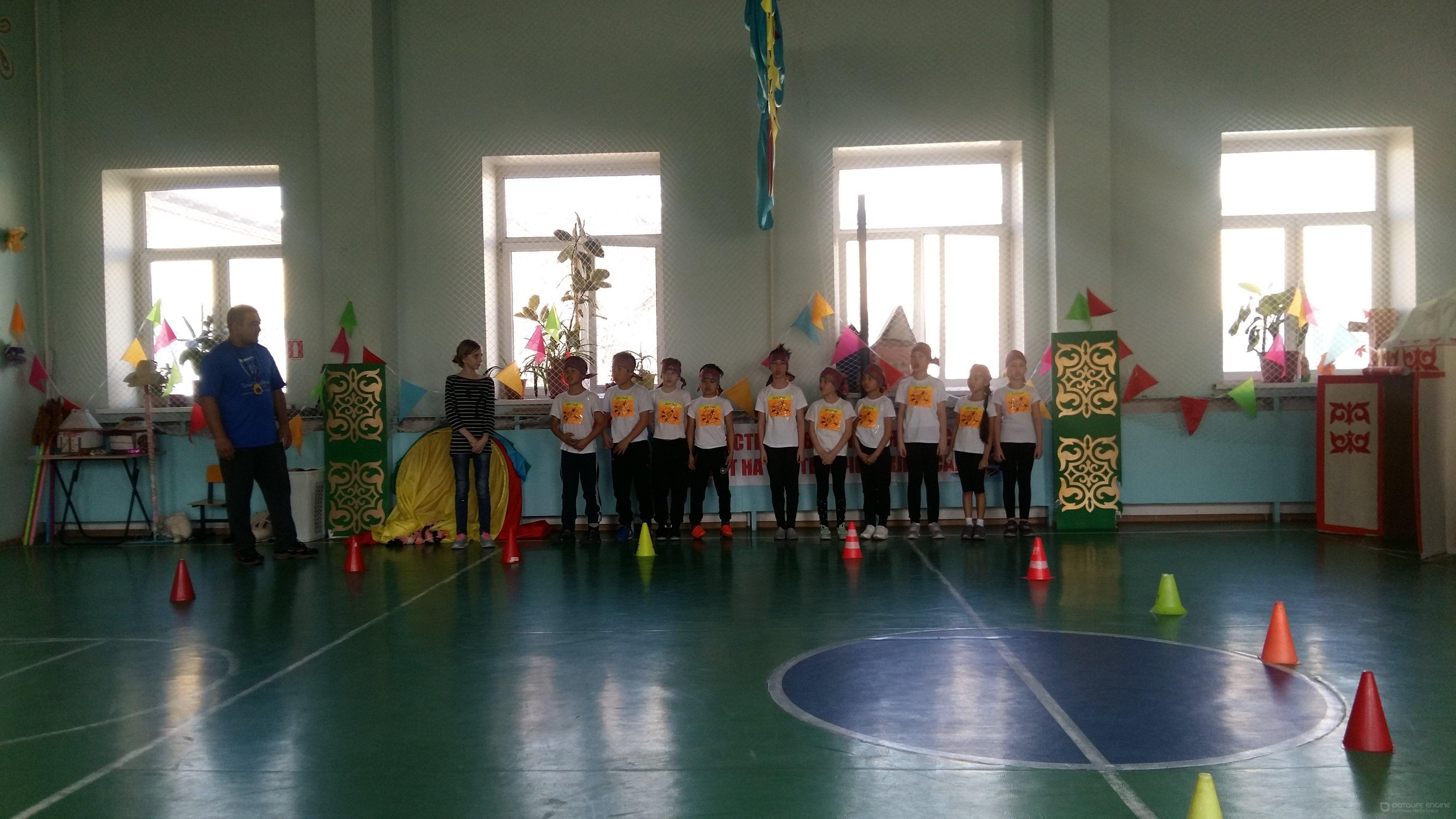 Второй день спортивных мероприятий посвящённых празднику Наурыз между учащимися параллели 3 и 4х классов 